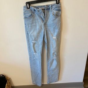 Forever 21 women’s light wash, distressed bluejeans, size 24